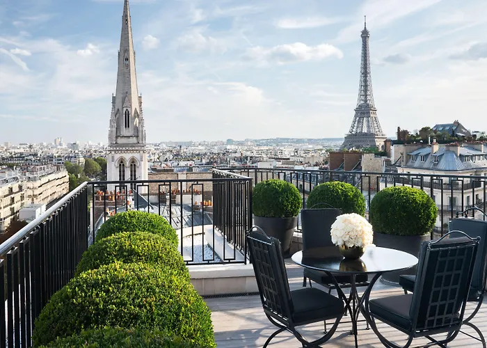 Four Seasons Hotel George V Paris Nearby photo